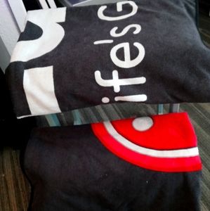 2 6 foot bath towels from LG!